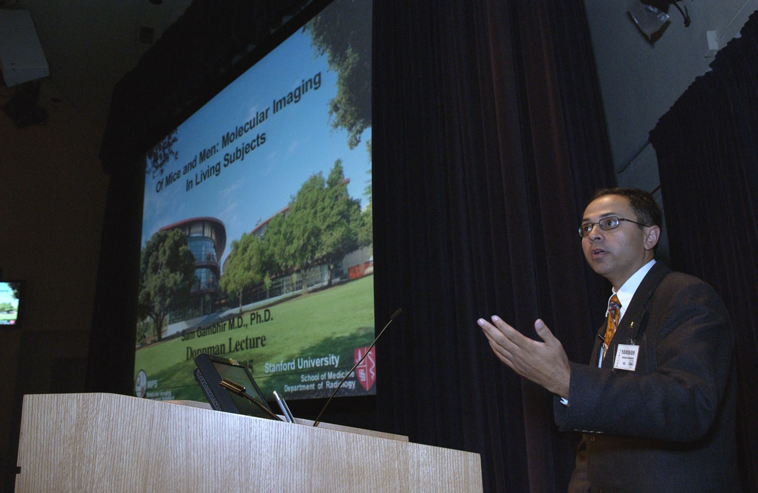 Dr. Sanjiv “Sam” Gambhir, a leader in molecular imaging, gives the keynote address at the Doppman lecture. 
