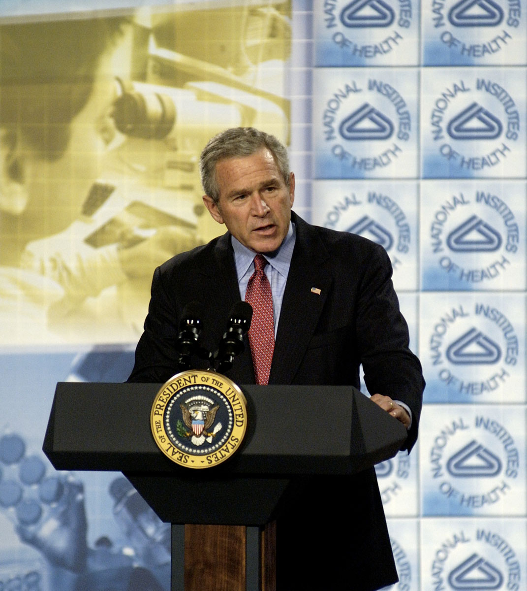 President George Bush at NIH to reveal national flu response