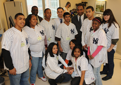 A group photo of the students visiting from the Jeter Foundation with NIDDK staff.