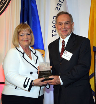 CC's Dr. Joseph Gallelli receives the 2008 distinguished federal pharmacist award.