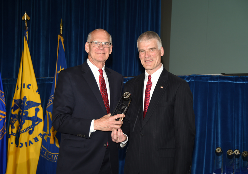 NIH Clinical Center doctor receives award